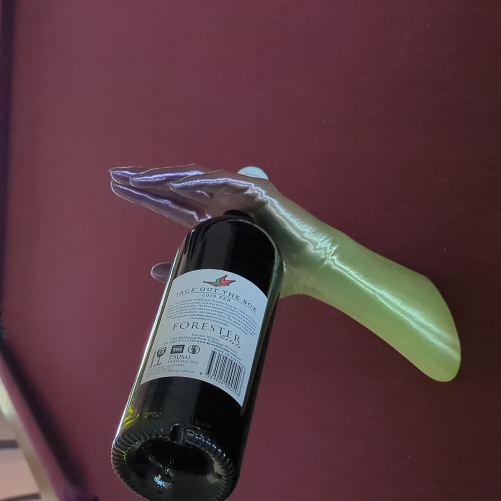 Plastic HAND Wine Bottle holder - Picture 3 of 4